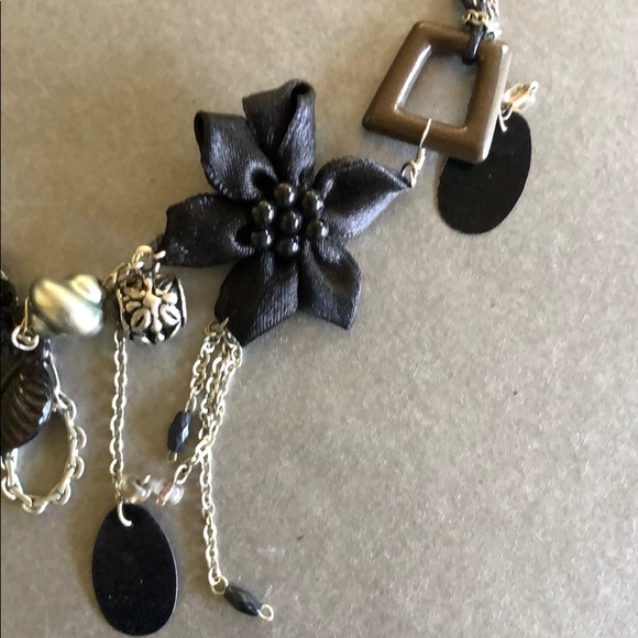 Girly Goth - Picture 3 of 6